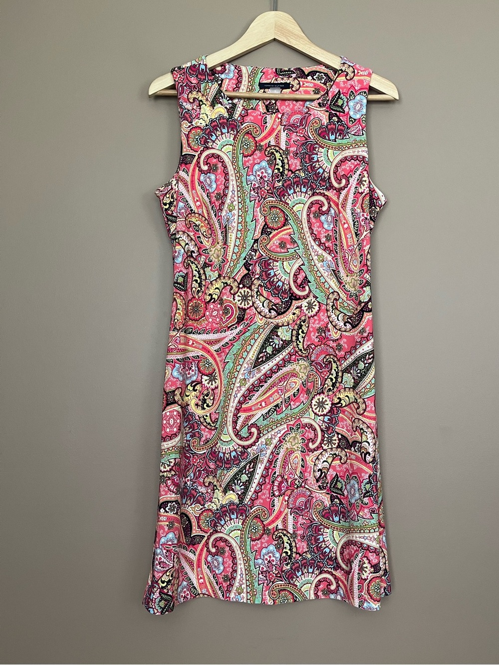 {Tommy Hilfiger} Paisley Print Sleeveless Sheath Dress - Womens 8